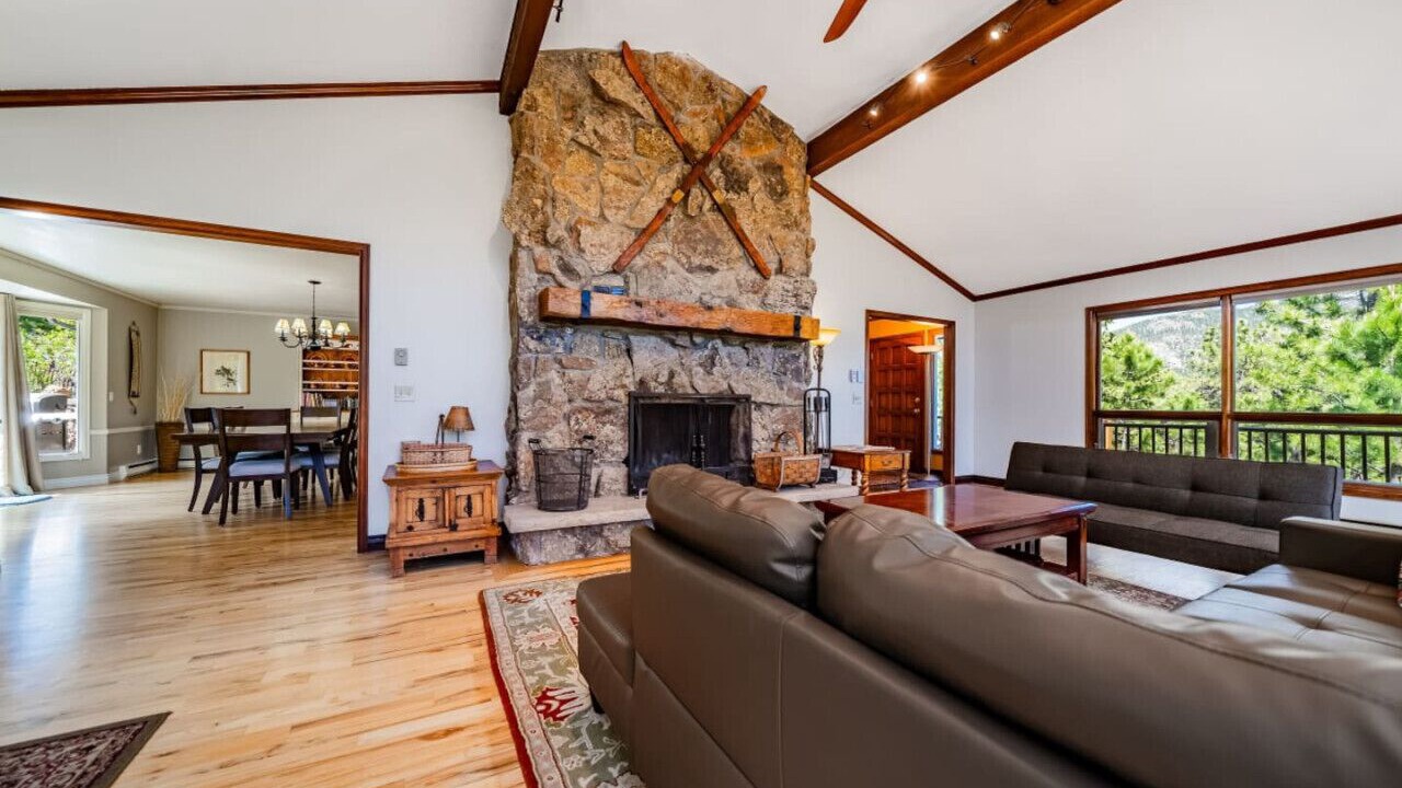 Photo of Livingroom in Carriage Hills