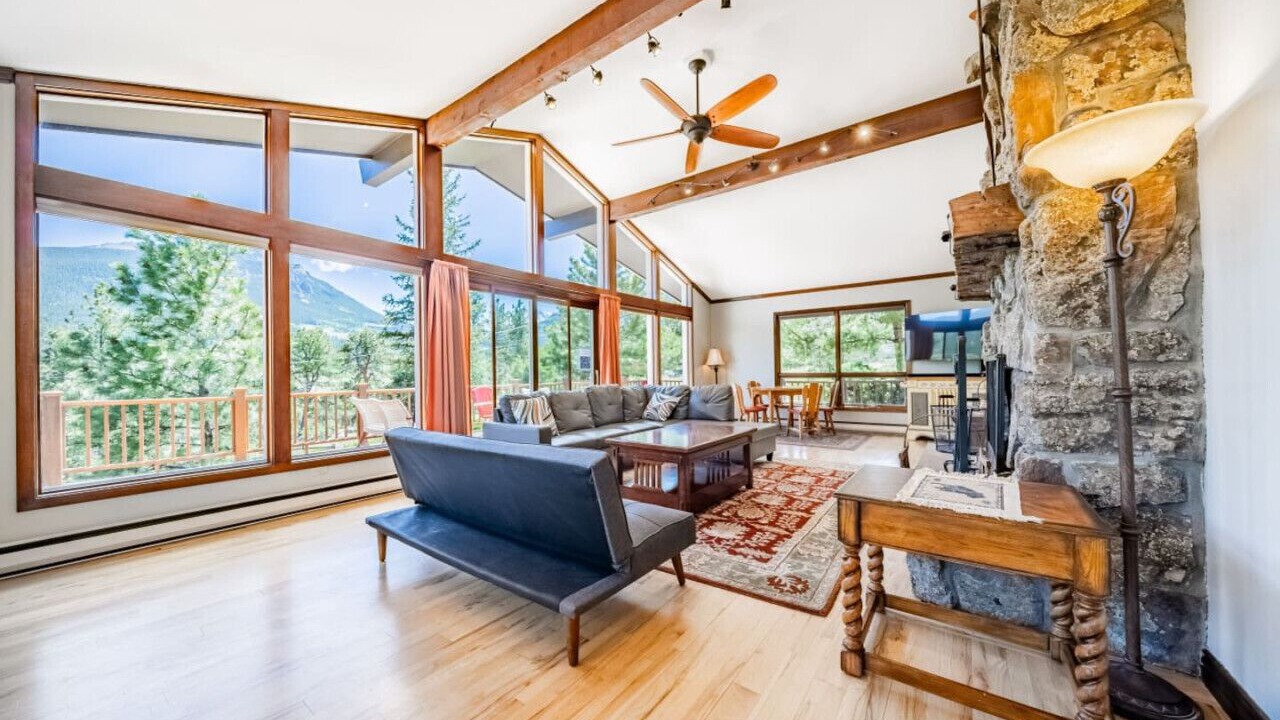 Photo of Livingroom in Carriage Hills
