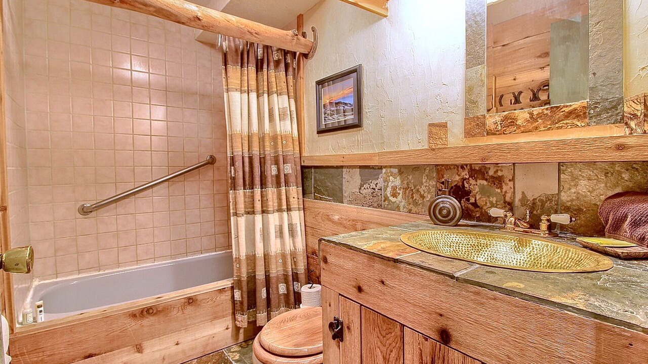 Photo of Bathroom in Bailey