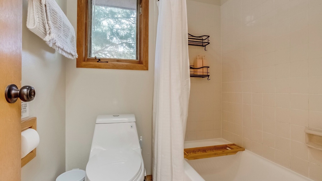 Photo of Bathroom in Glenwood Grove - North Iris