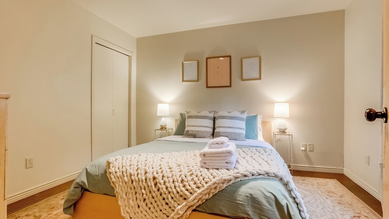 Photo of Bedroom in Glenwood Grove - North Iris