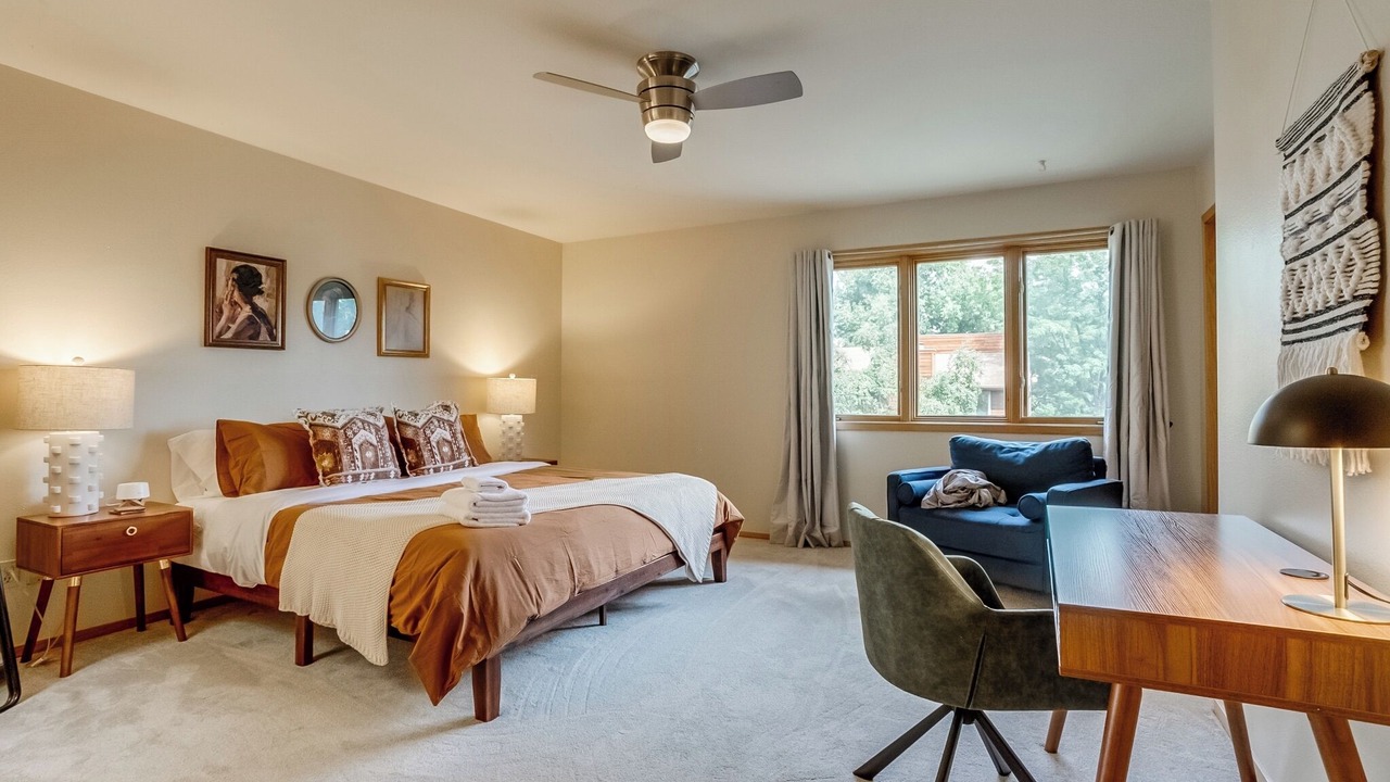 Photo of Bedroom in Glenwood Grove - North Iris
