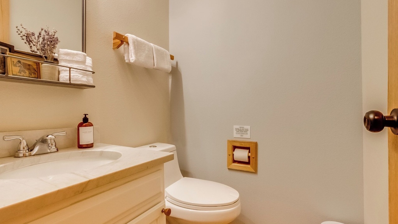 Photo of Bathroom in Glenwood Grove - North Iris