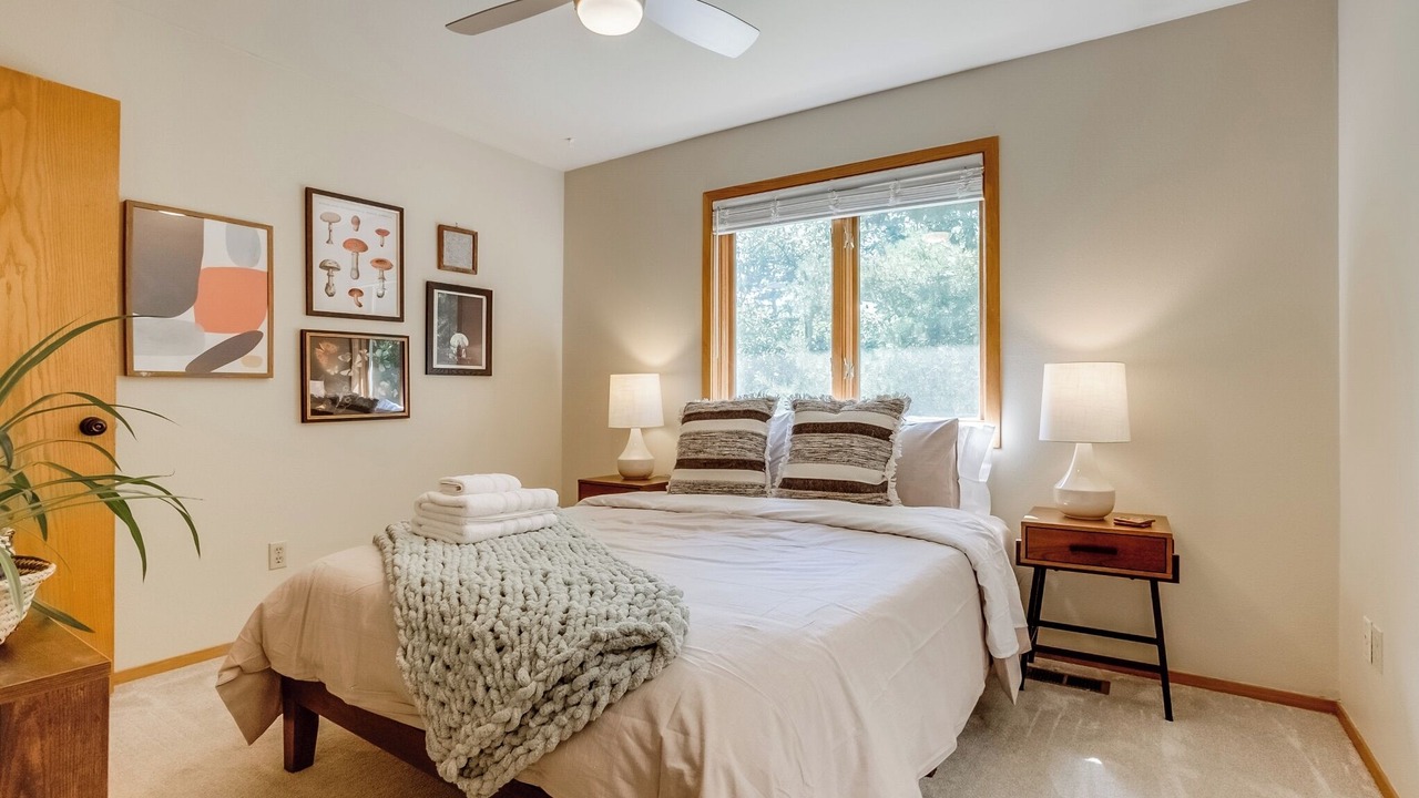 Photo of Bedroom in Glenwood Grove - North Iris