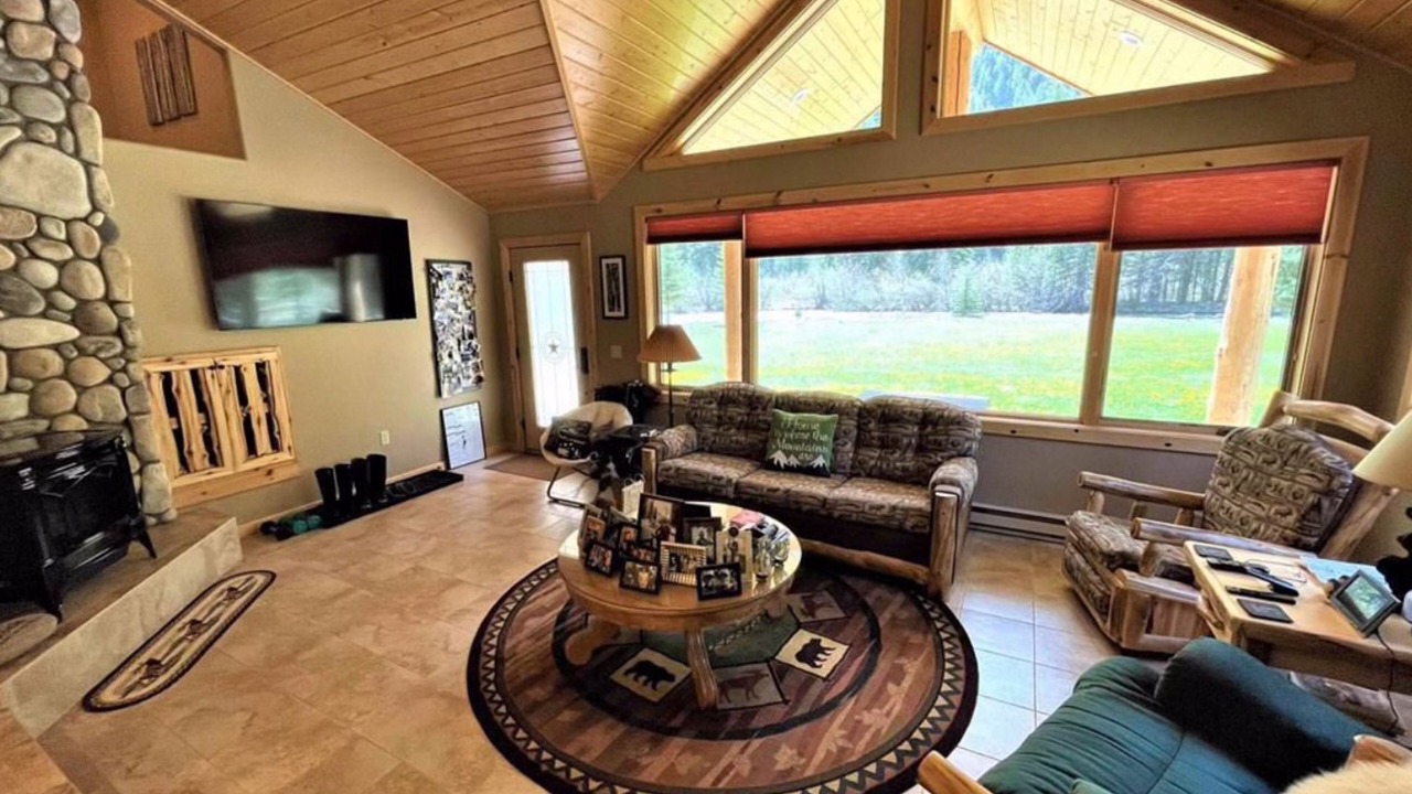 Photo of Livingroom in South Fork