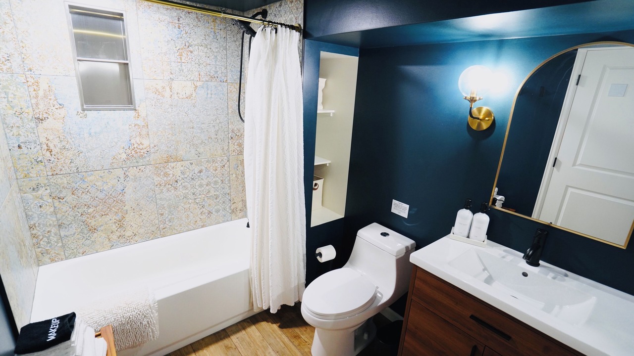 Photo of Bathroom in City Park West