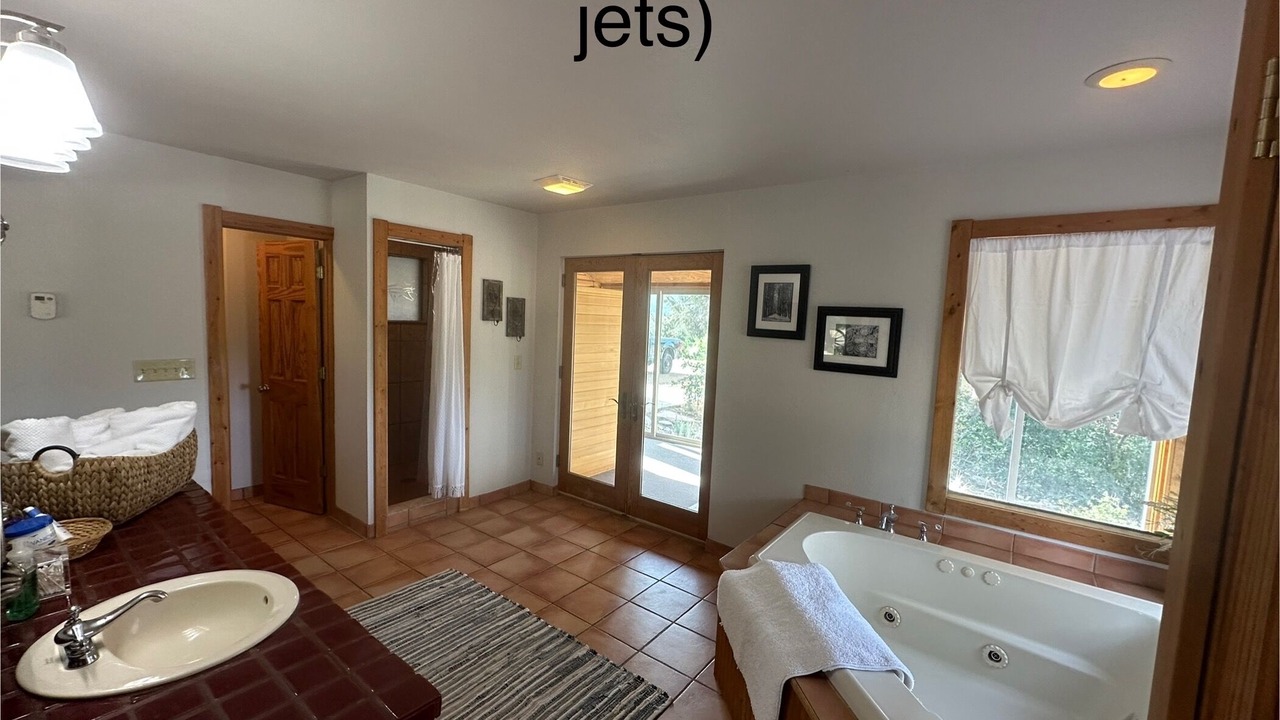 Photo of Bathroom in Hesperus