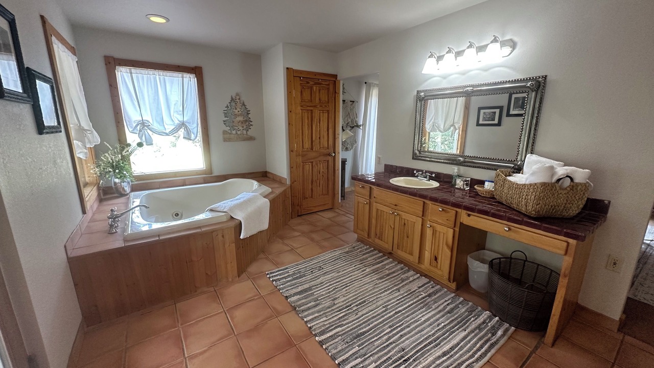 Photo of Bathroom in Hesperus