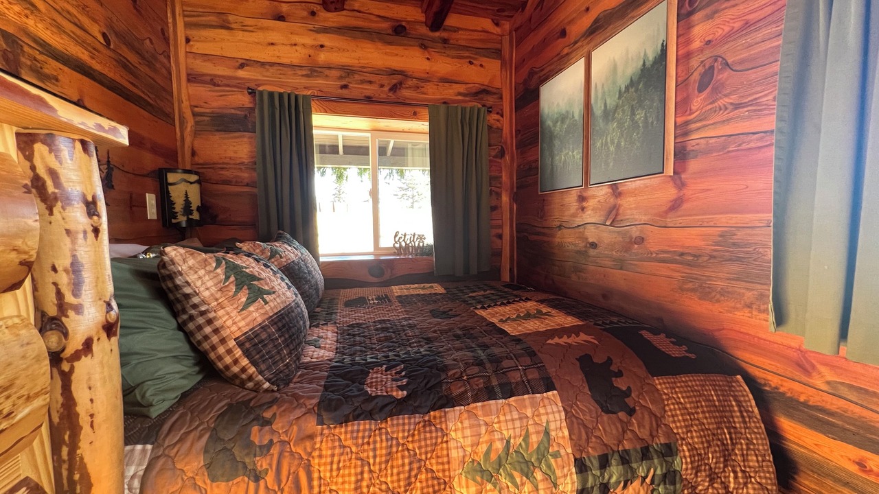 Photo of Bedroom in Divide