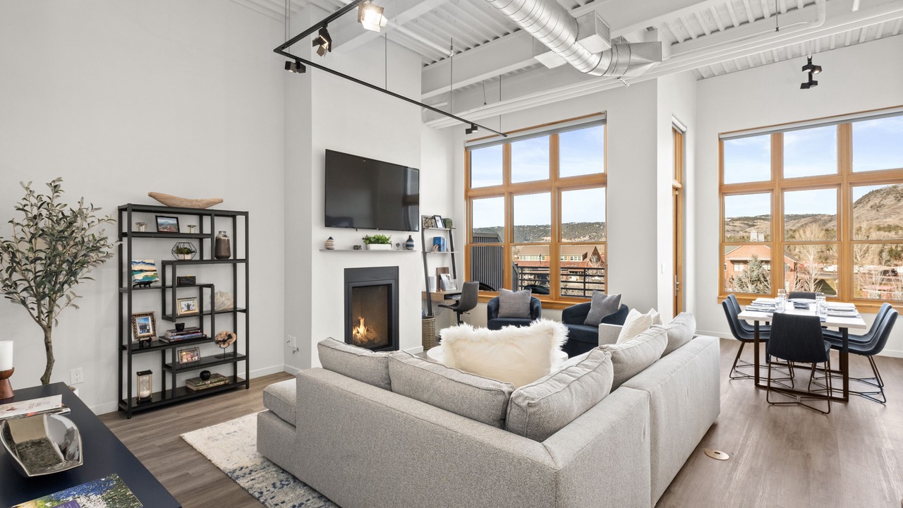 Photo of Livingroom in Basalt