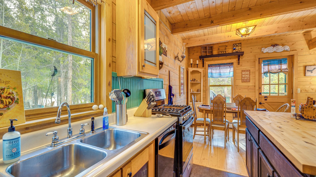 Photo of Kitchen in Black Hawk