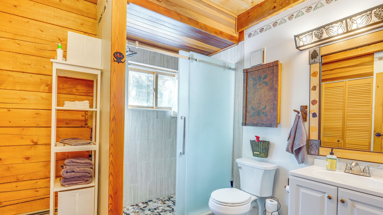 Photo of Bathroom in Black Hawk