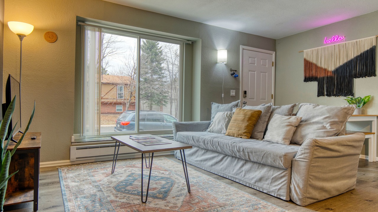 Photo of Livingroom in Aurora Highlands