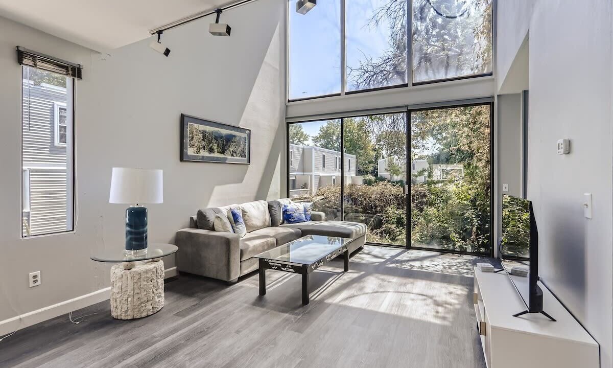 Photo of Livingroom in Washington Virginia Vale