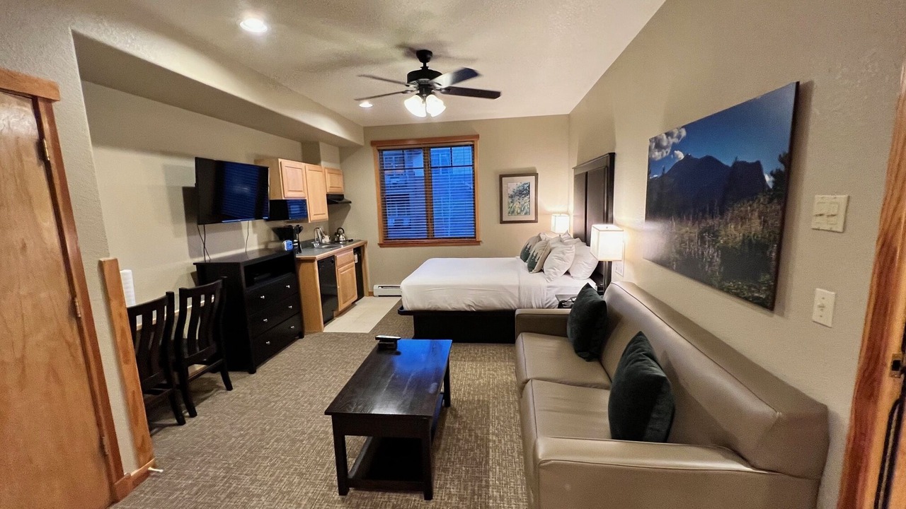 Photo of Bedroom in Four O'Clock