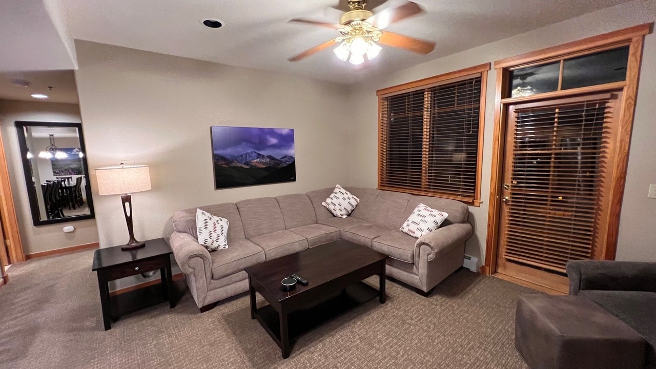 Photo of Livingroom in Four O'Clock