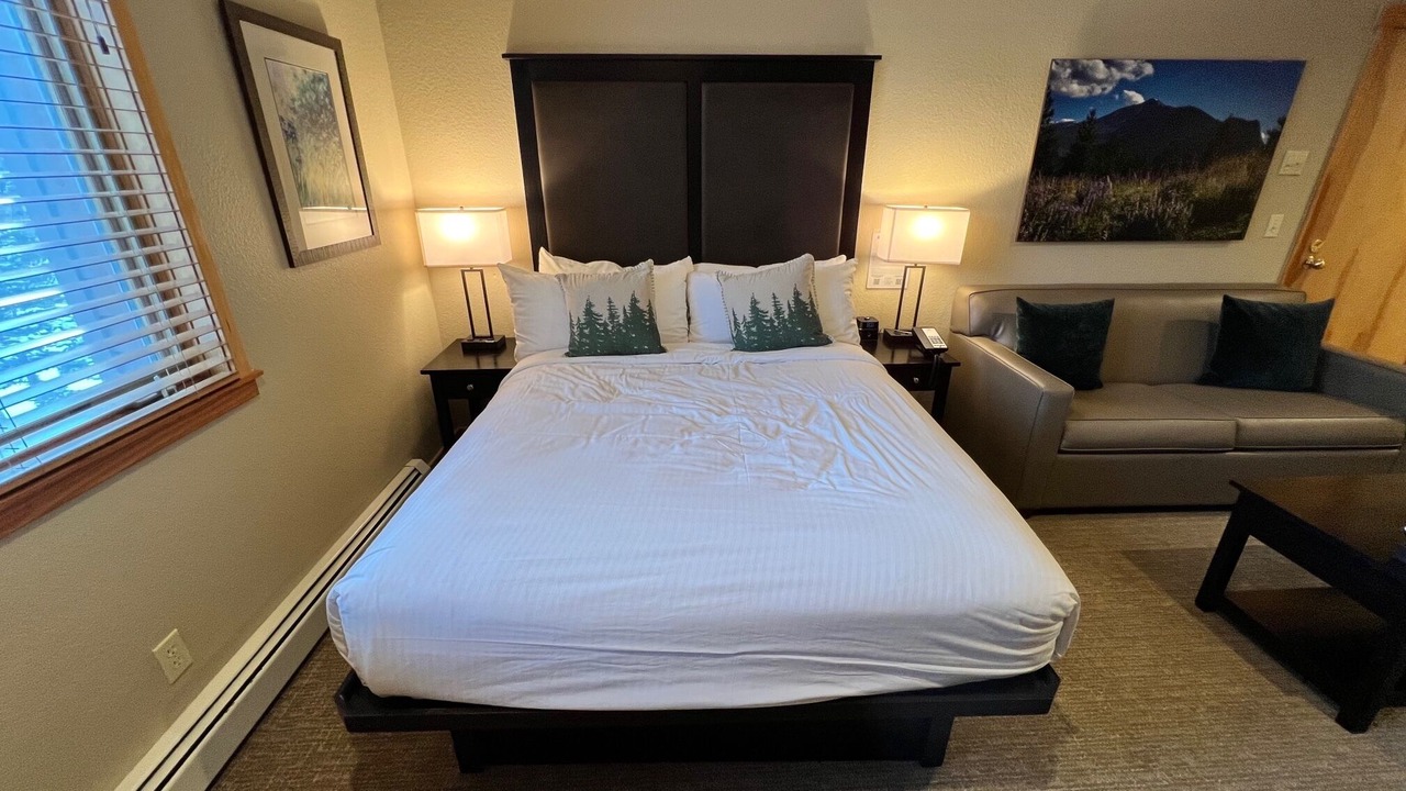 Photo of Bedroom in Four O'Clock