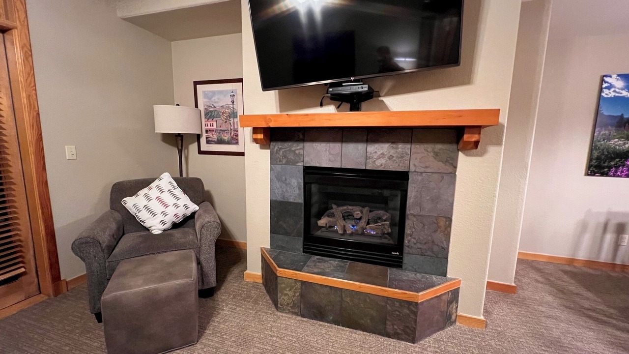 Photo of Livingroom in Four O'Clock