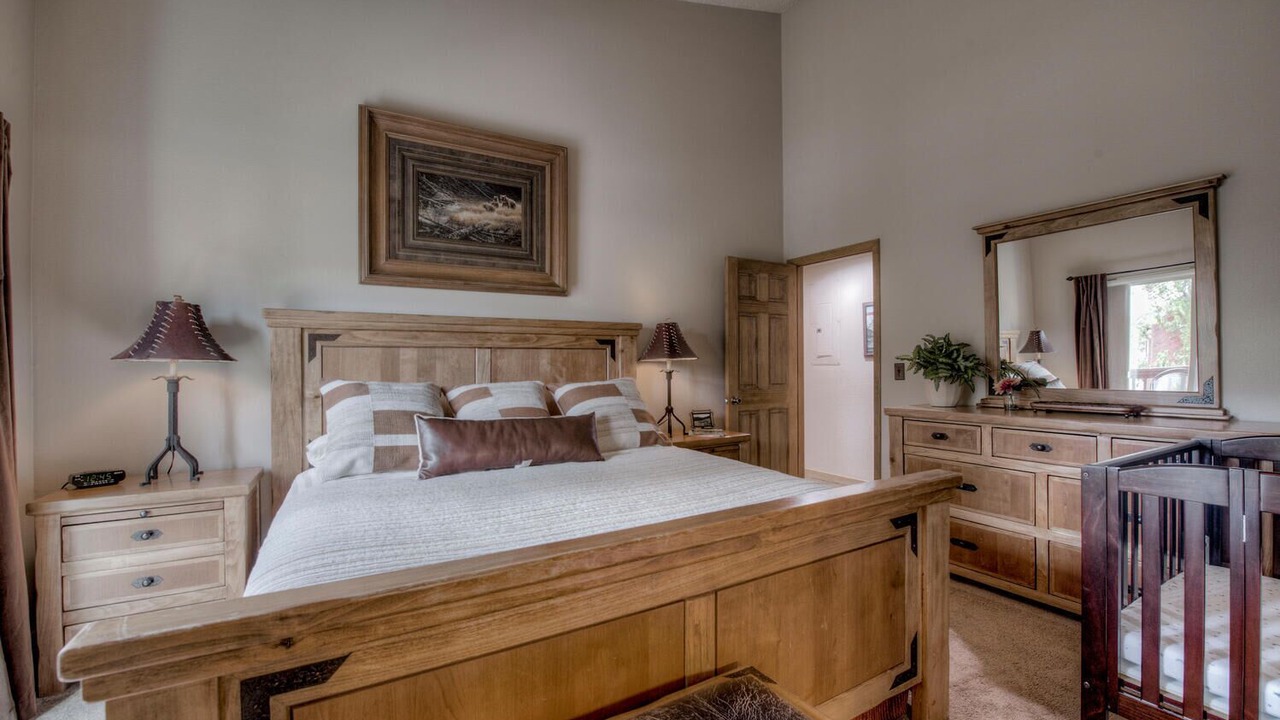 Photo of Bedroom in Four O'Clock