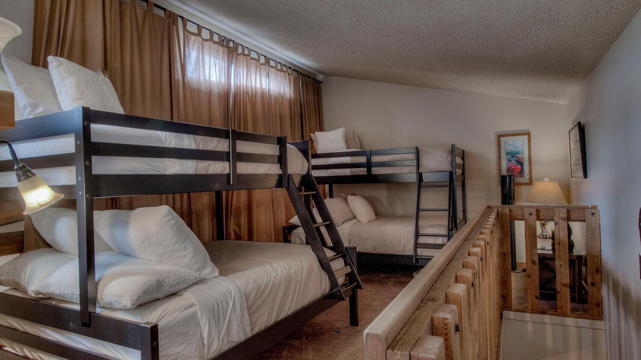 Photo of Bedroom in Four O'Clock