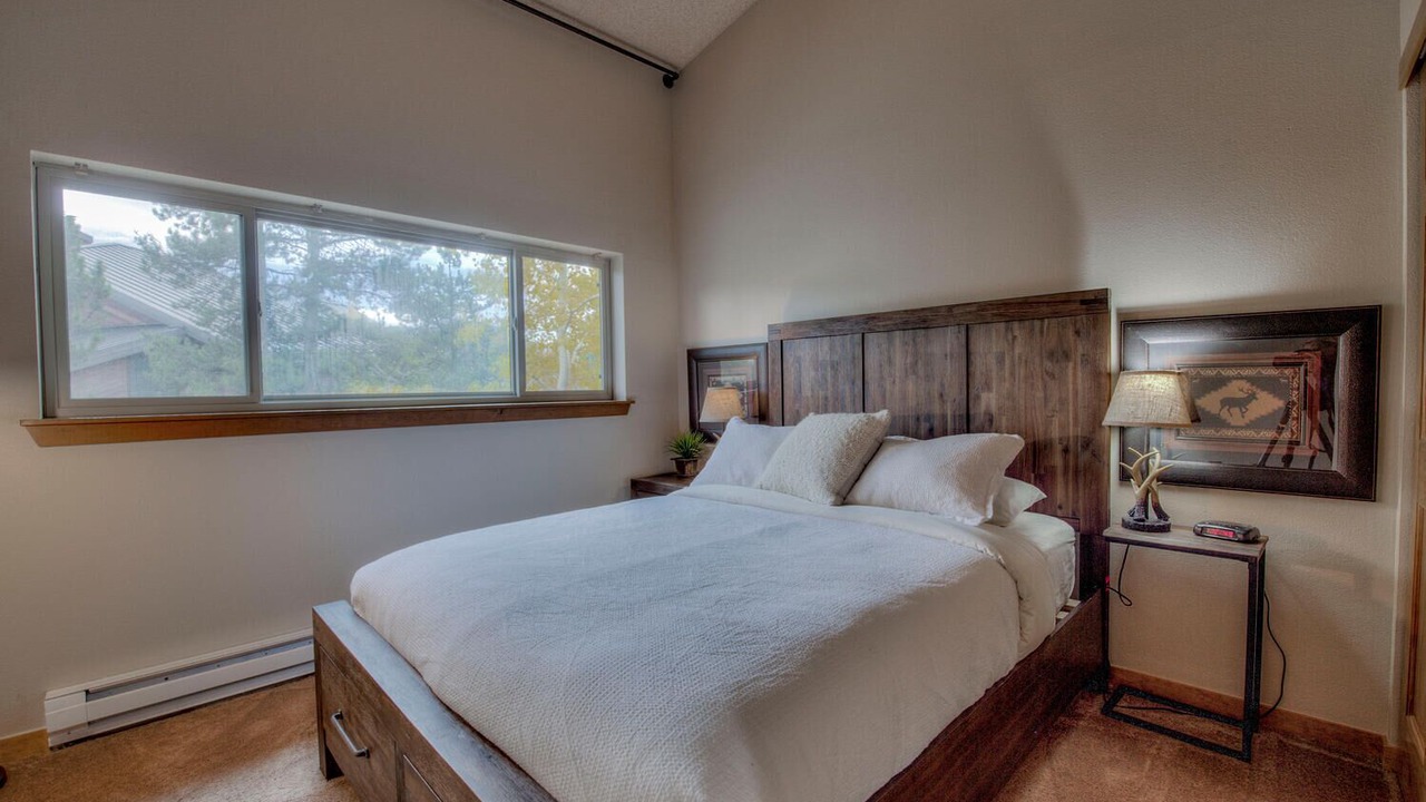 Photo of Bedroom in Four O'Clock