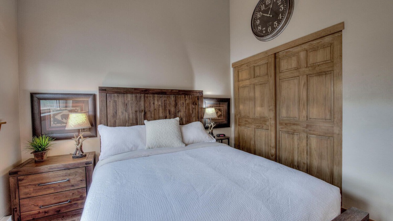 Photo of Bedroom in Four O'Clock