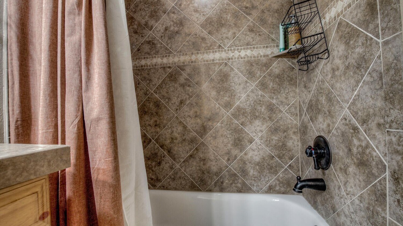 Photo of Bathroom in Four O'Clock