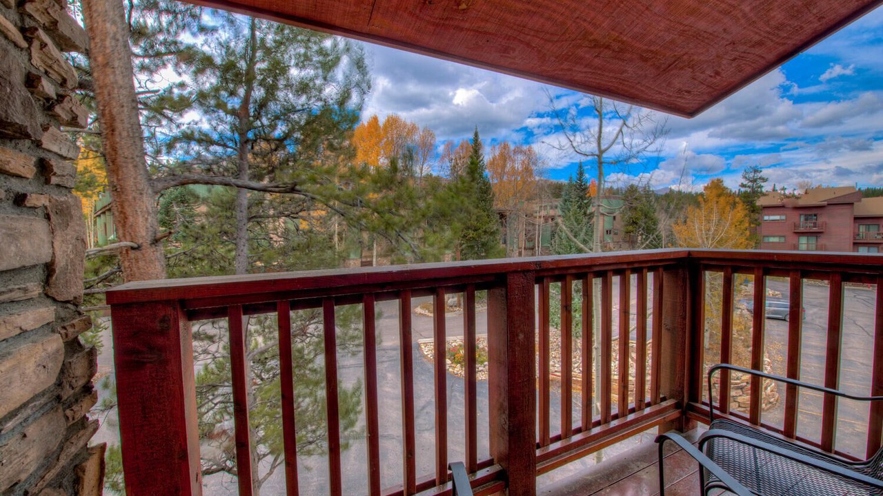 Photo of Outdoor in Four O'Clock