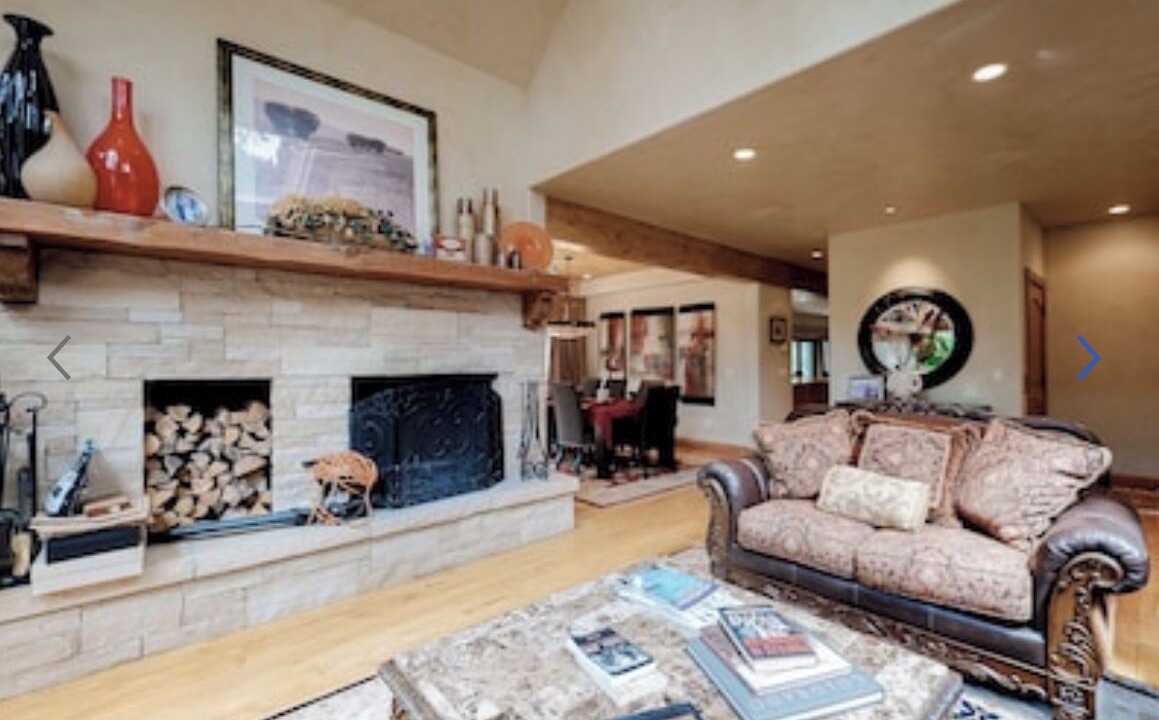 Photo of Livingroom in Avon