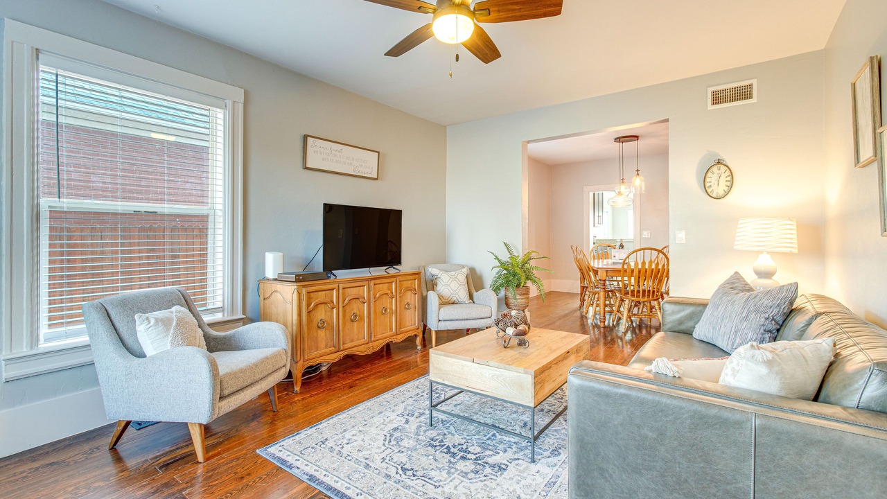 Photo of Livingroom in Sunnyside