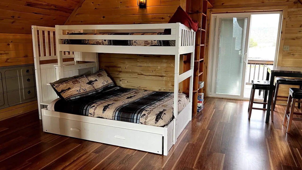 Photo of Bedroom in Whitepine