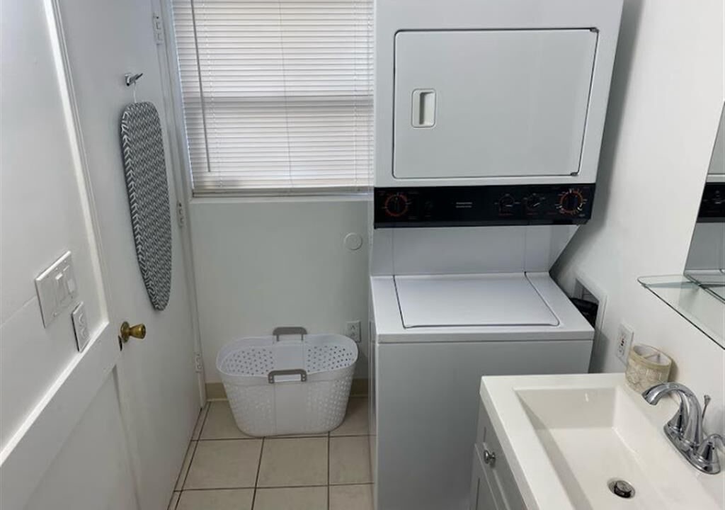 Photo of Bathroom in Delmar Parkway