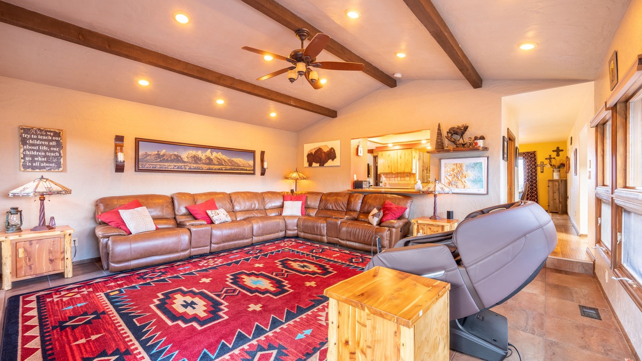 Photo of Livingroom in Skyway