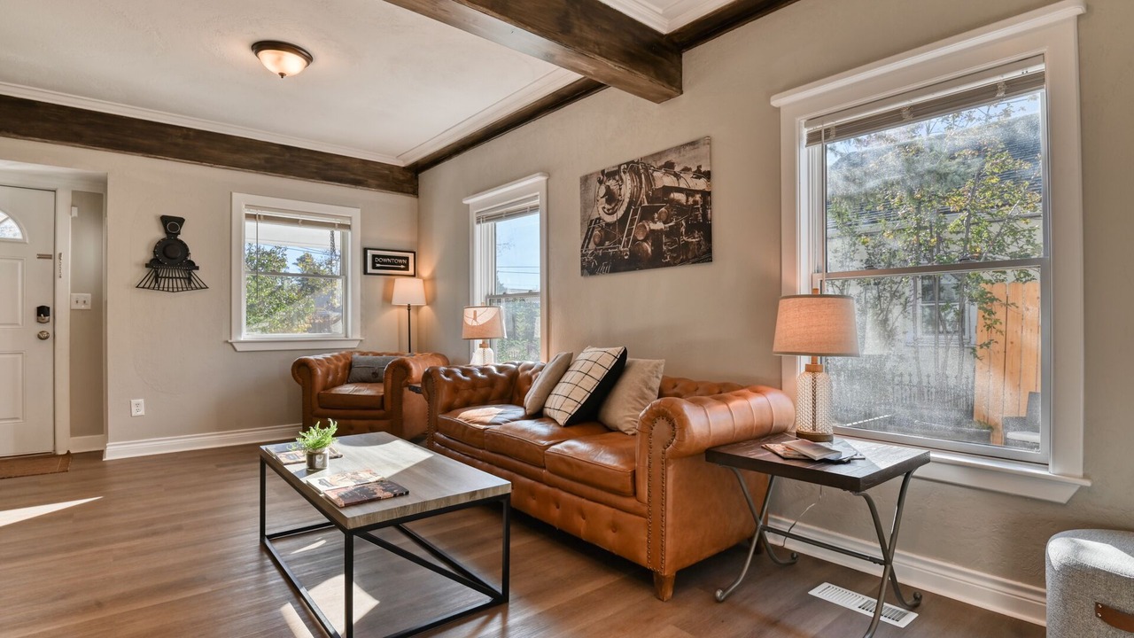 Photo of Livingroom in Old North End