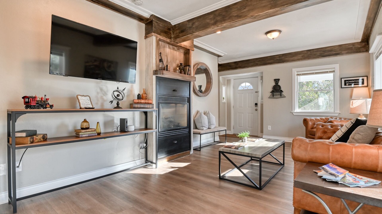 Photo of Livingroom in Old North End
