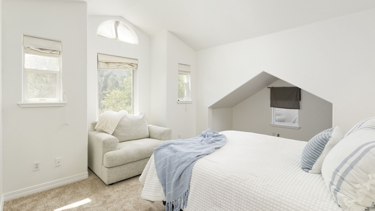 Photo of Bedroom in Basalt
