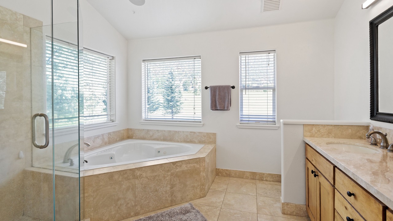 Photo of Bathroom in Basalt