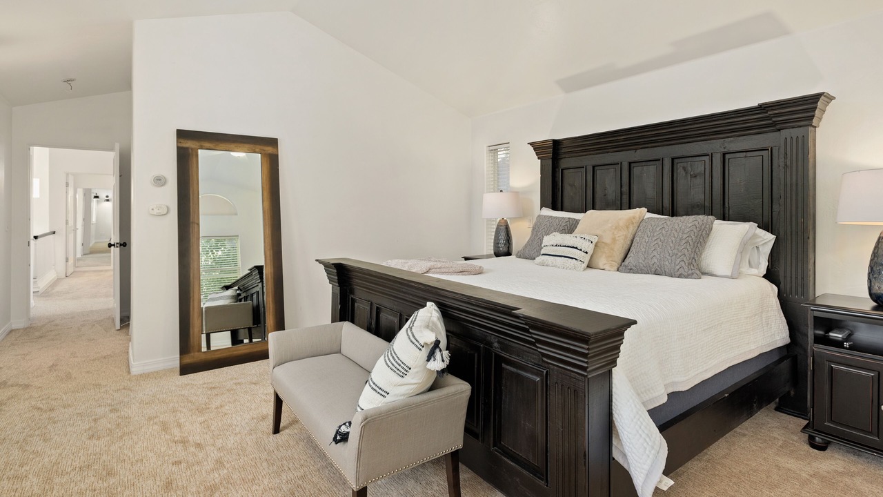 Photo of Bedroom in Basalt