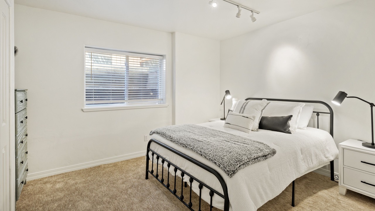 Photo of Bedroom in Basalt