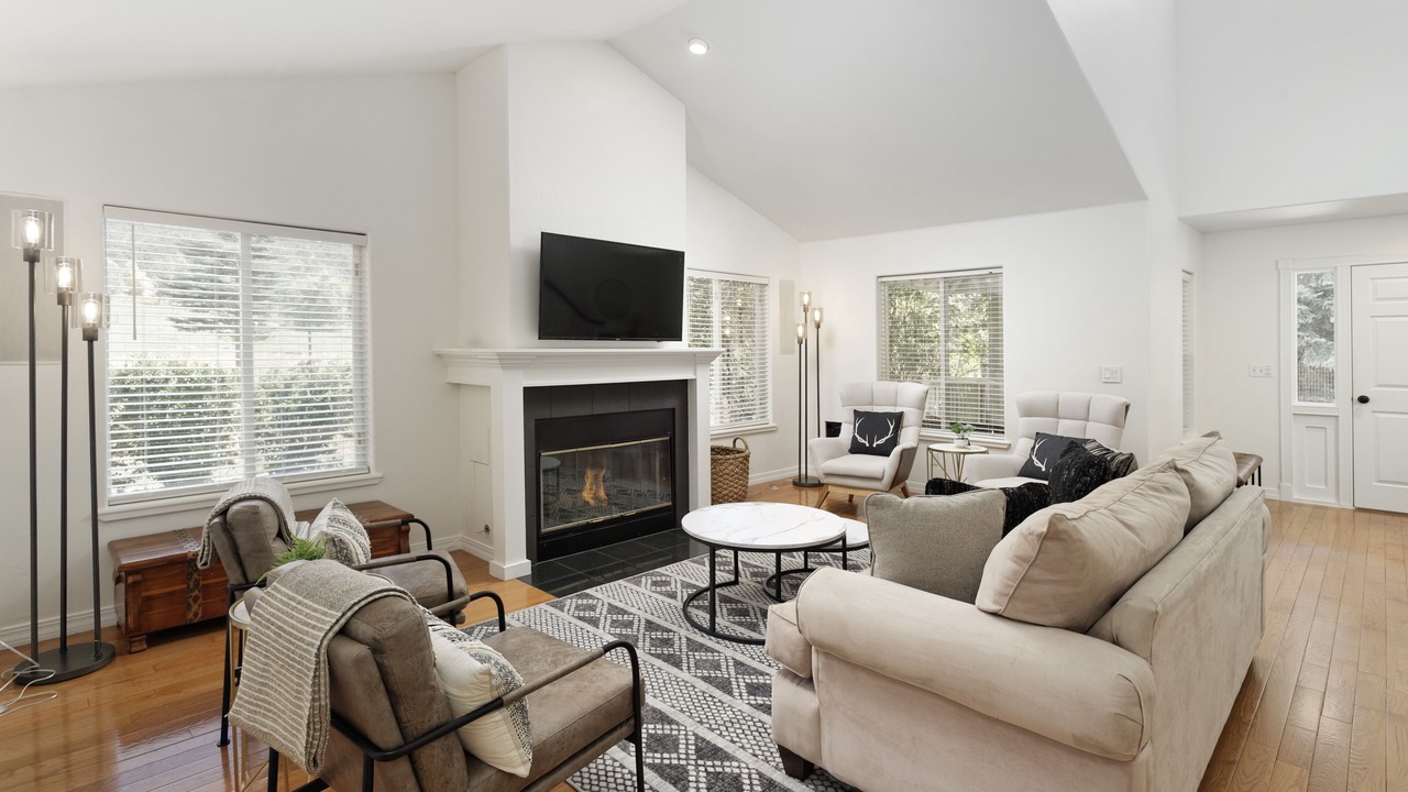 Photo of Livingroom in Basalt