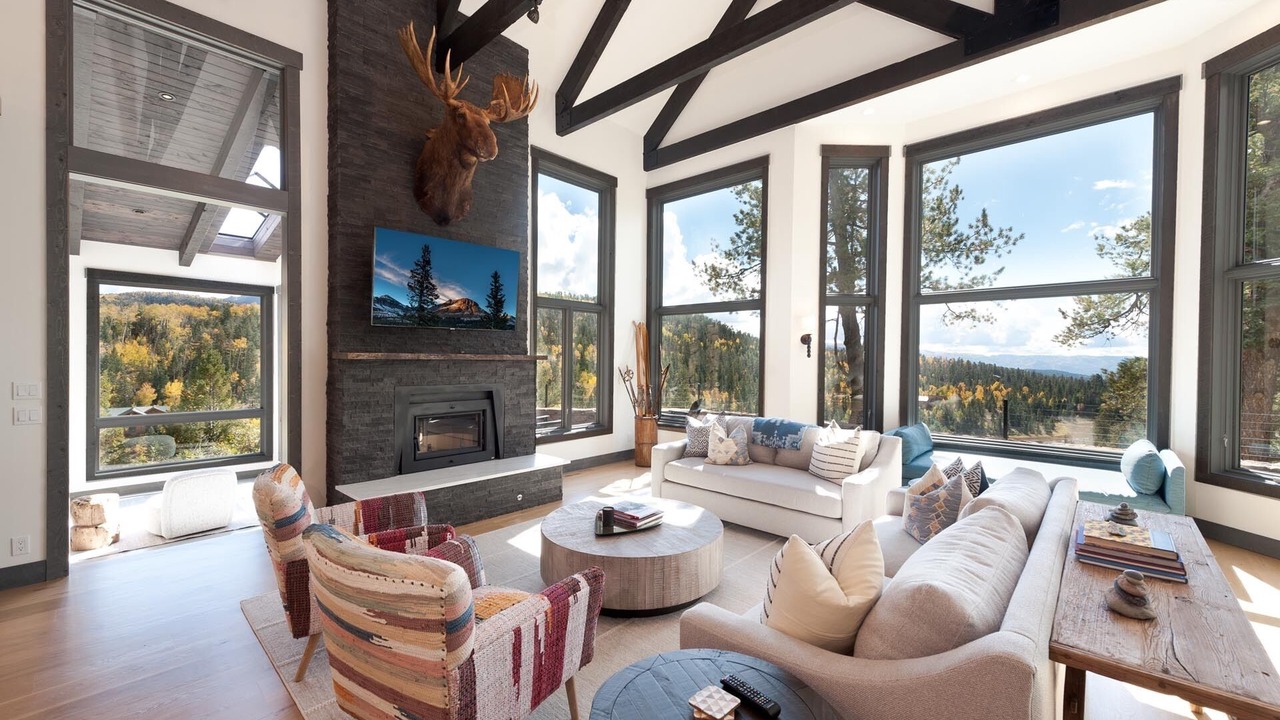Photo of Livingroom in Columbine Lake