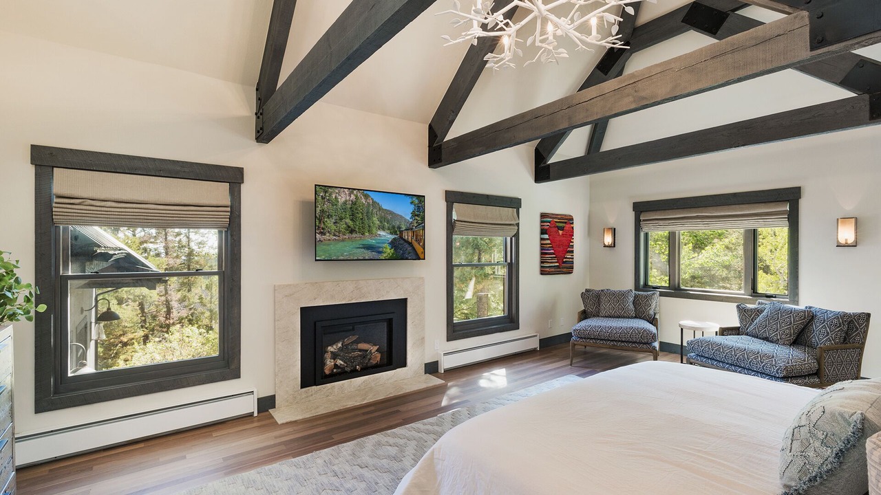 Photo of Livingroom in Columbine Lake