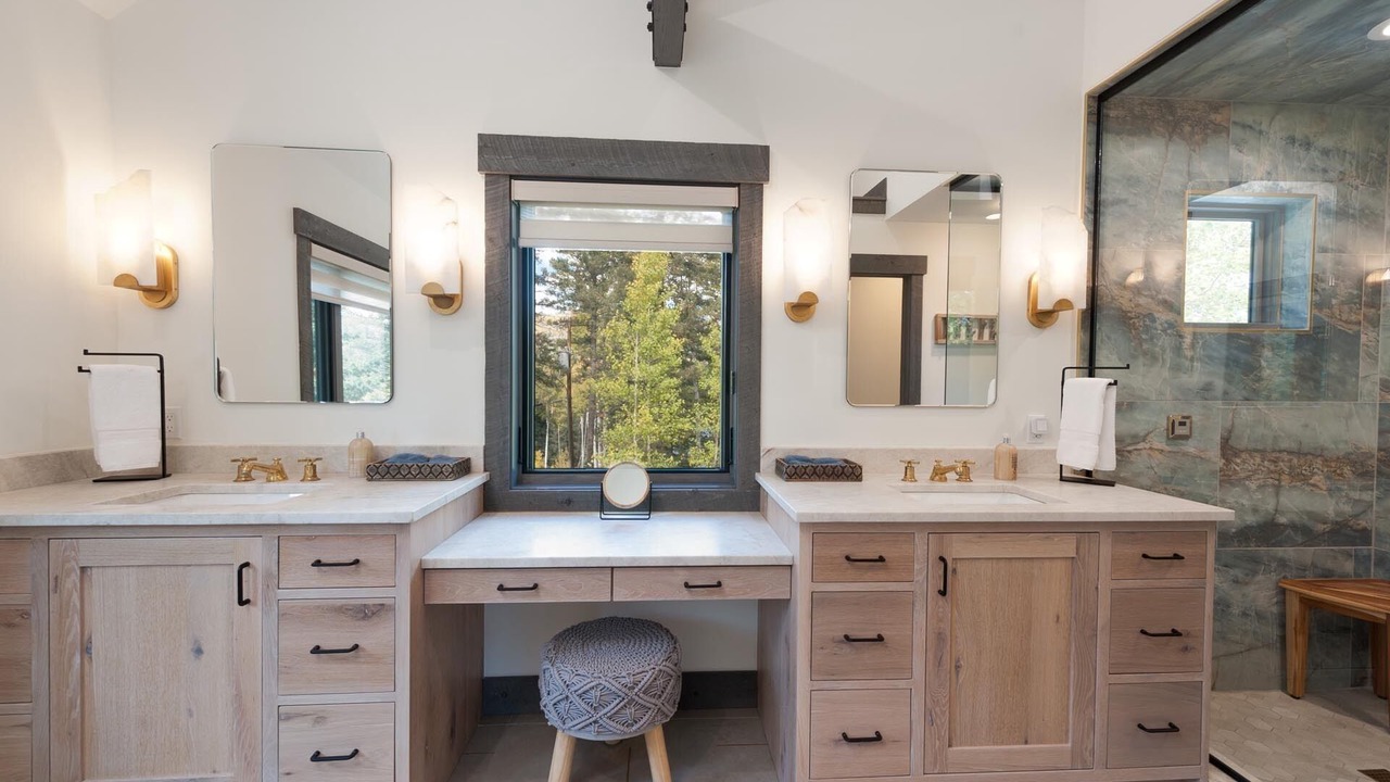 Photo of Bathroom in Columbine Lake
