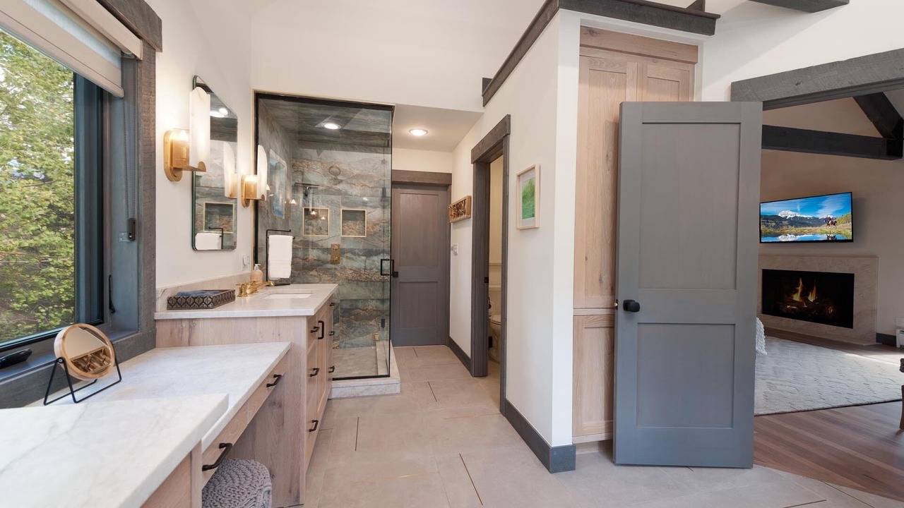 Photo of Bathroom in Columbine Lake
