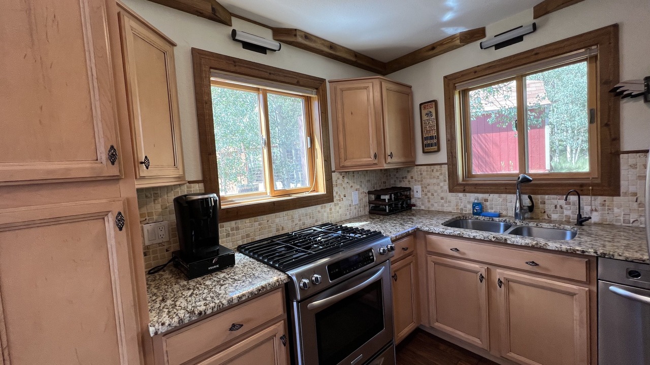 Photo of Kitchen in Indian Mountain