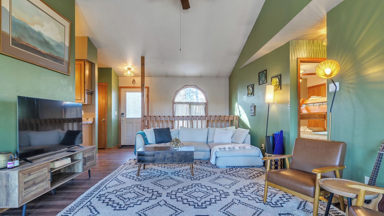 Photo of Livingroom in Divide