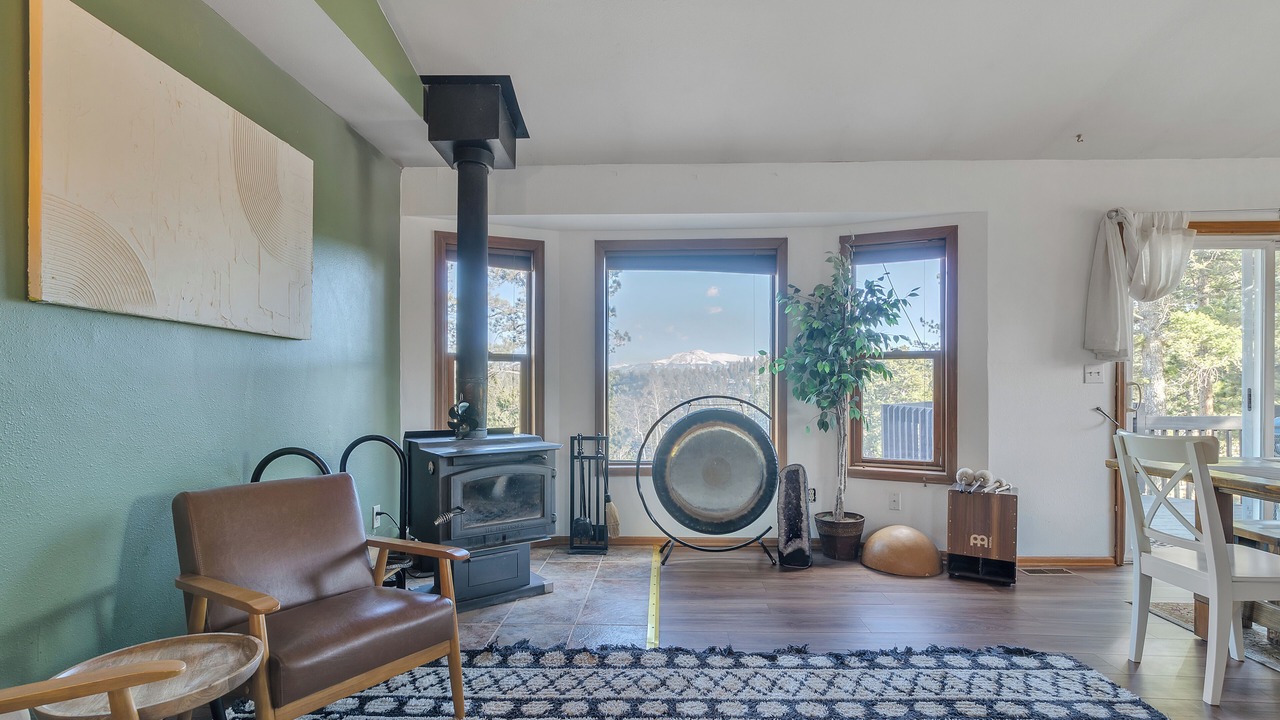 Photo of Livingroom in Divide