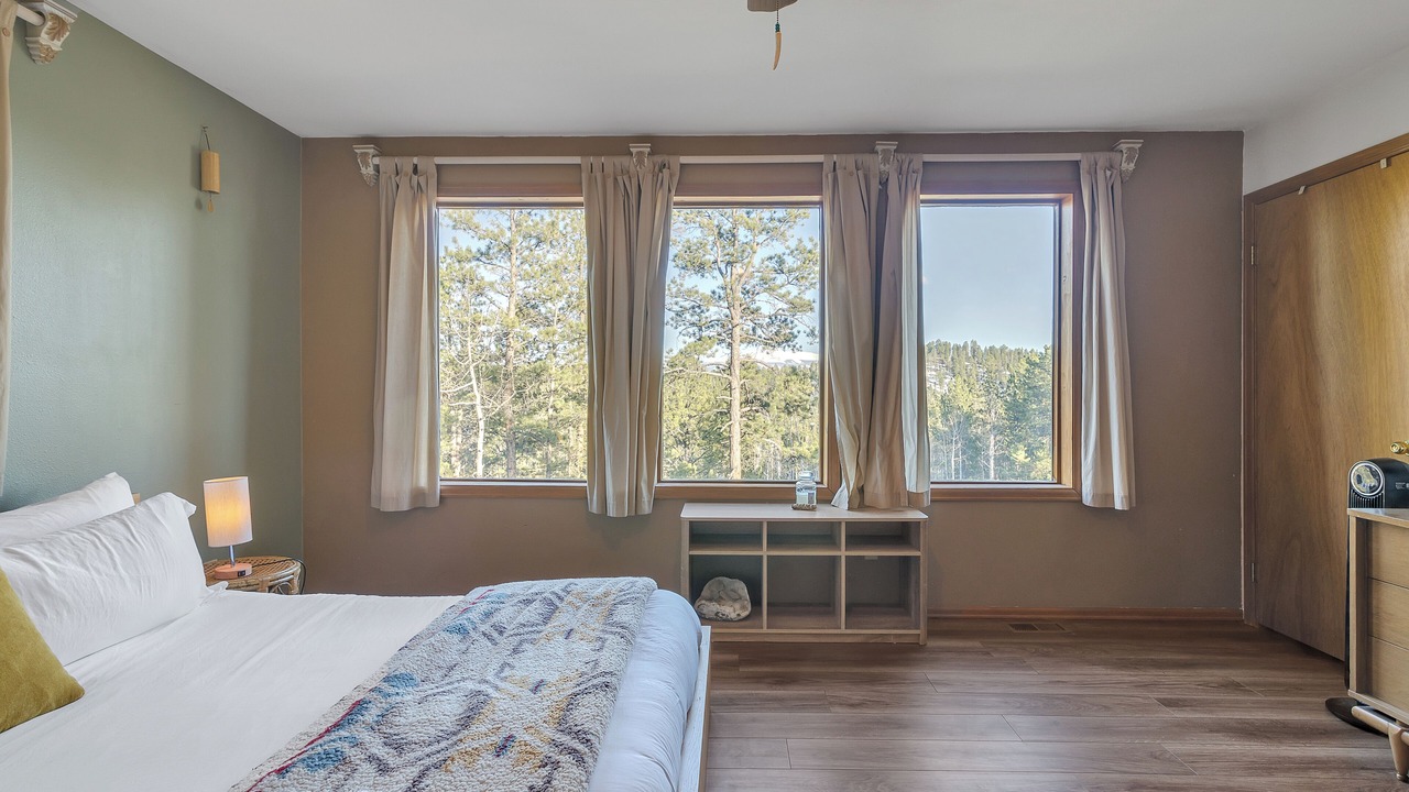 Photo of Bedroom in Divide
