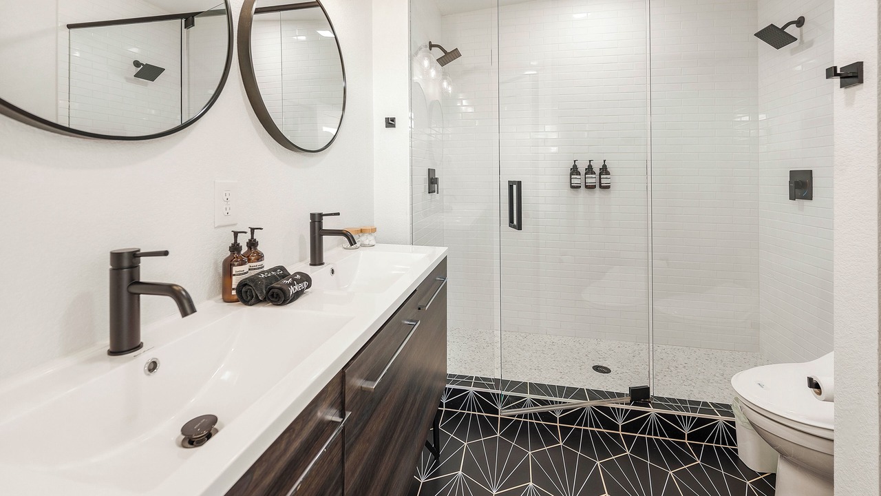 Photo of Bathroom in Lamar Heights Area