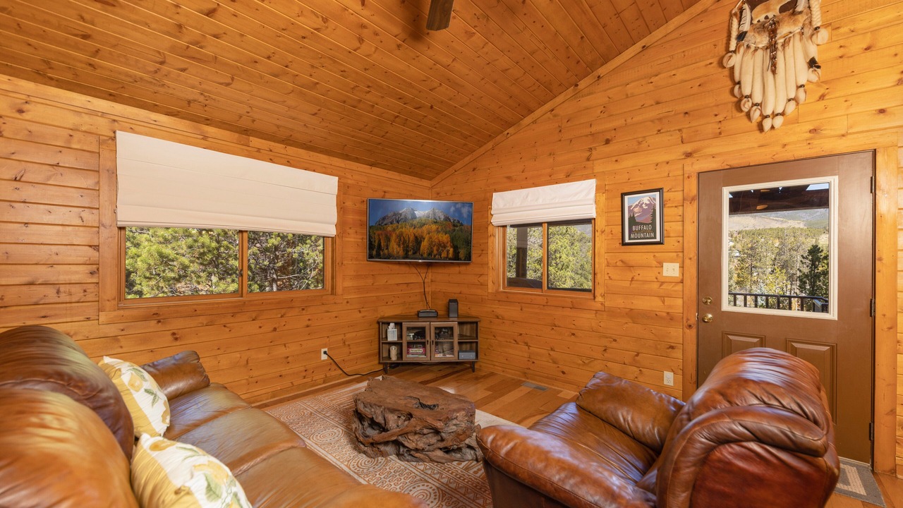 Photo of Bedroom in Summit Cove